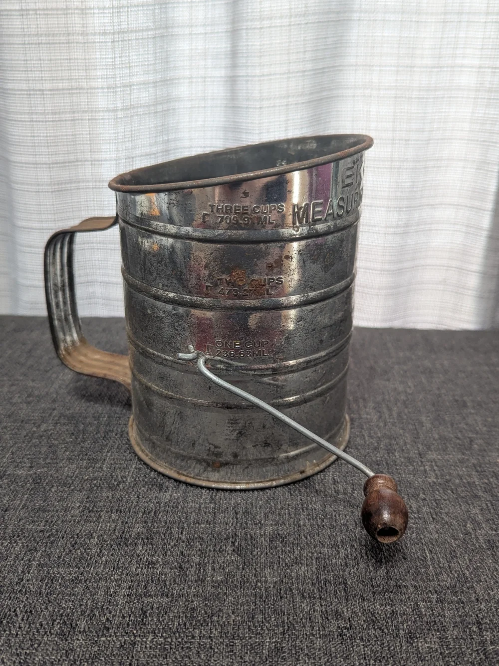 EKCO Vintage-Style Stainless Measuring Sifter - Silver